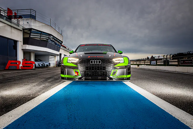 Photo de Audi LMS au circuit du Castellet