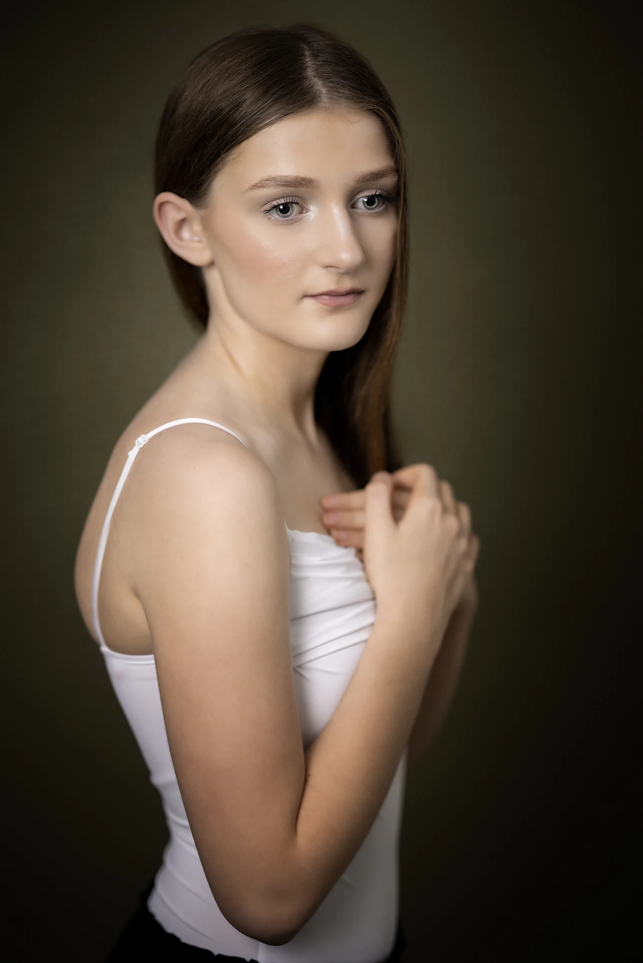 Portrait en studio d’une jeune femme – photographe à Sanary-sur-Mer